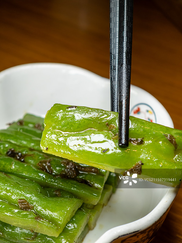 橄榄菜凉拌苦瓜图片素材