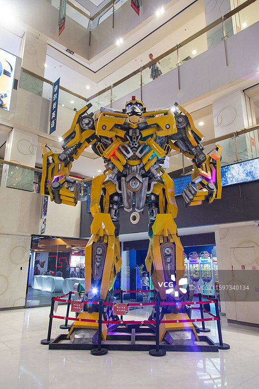 商场巨型变形金刚展示图片素材