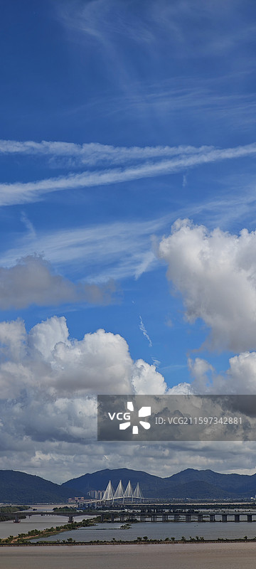 洪鹤大桥云景图片素材