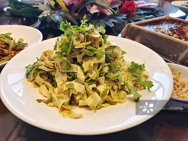 中国北方特色美食凉拌腐竹图片素材