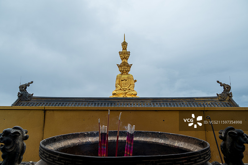 峨眉山金顶 十方普贤像图片素材