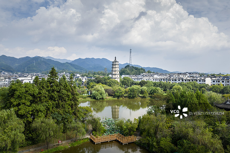 安徽省黄山市徽州区潜口村南明嘉靖二十三年下尖塔翼峰塔公园图片素材