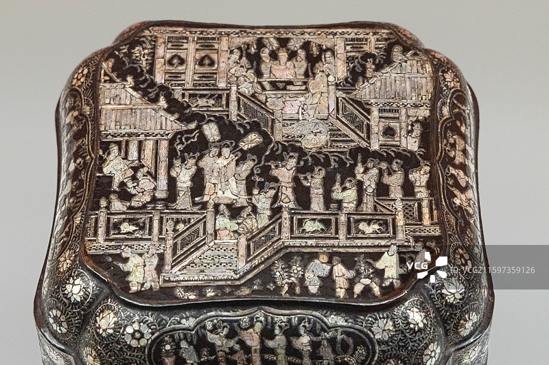 上海博物馆人民广场馆红翠斗芳菲宋元明漆器珍品展黑漆螺钿楼阁人物图盒 元至明 14世纪 东京国立博物馆图片素材