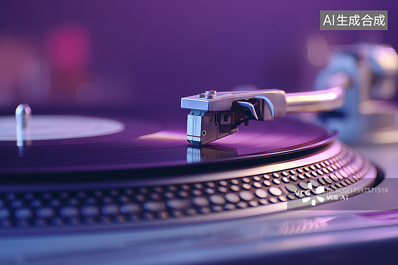 【AI数字艺术】紫色调黑胶唱片播放器特写图片素材