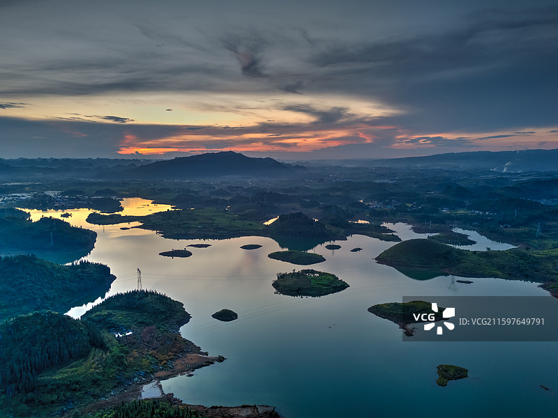 安龙县金字塔白水河图片素材