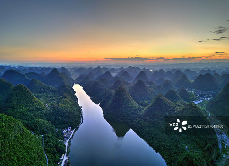 万峰顶图片素材