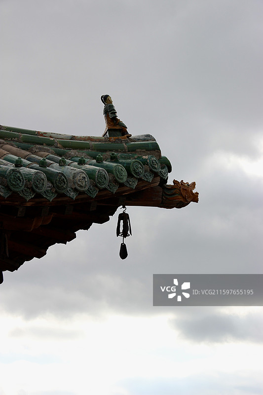 朔州金代古建净土寺大雄宝殿屋檐琉璃小金人图片素材