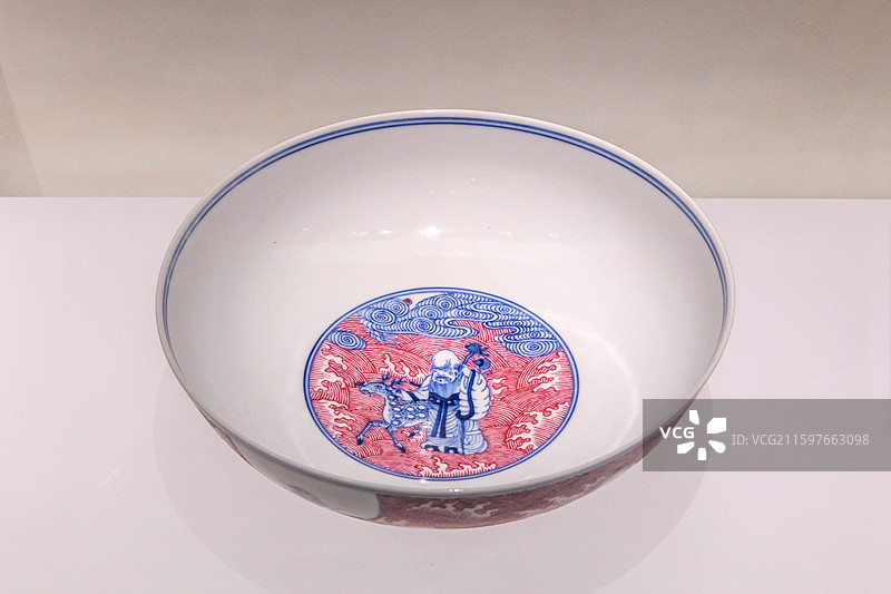 湖北省博物馆胭脂水青花八仙碗清宣统1909-1911年1958年故宫博物院调拨图片素材