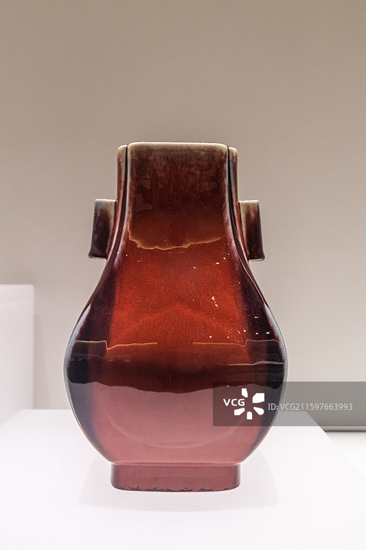 湖北省博物馆窑变釉贯耳扁方瓶清光绪1875-1908年图片素材