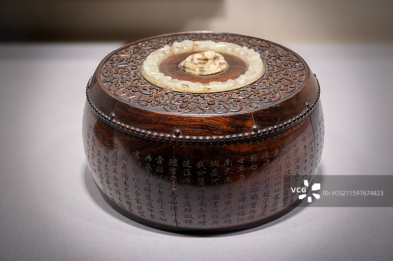 天津博物馆 明朝顾从义摹刻石鼓文石砚图片素材