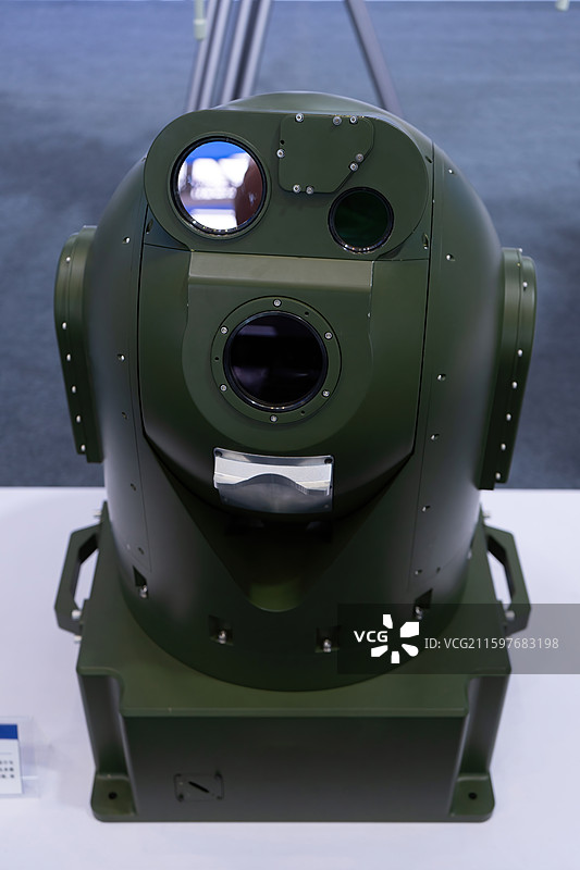 绵阳科博会展出小型化激光打击系统图片素材