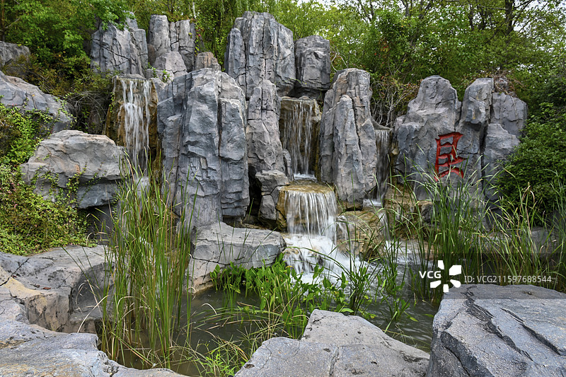 江苏常州东方盐湖城艮石阵图片素材