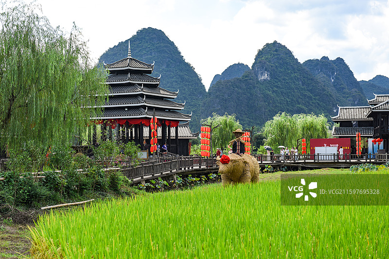 桂林世外桃源景区侗寨山川风光图片素材