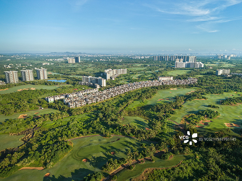 海口观澜湖航拍：绿境中的品质住宅区图片素材