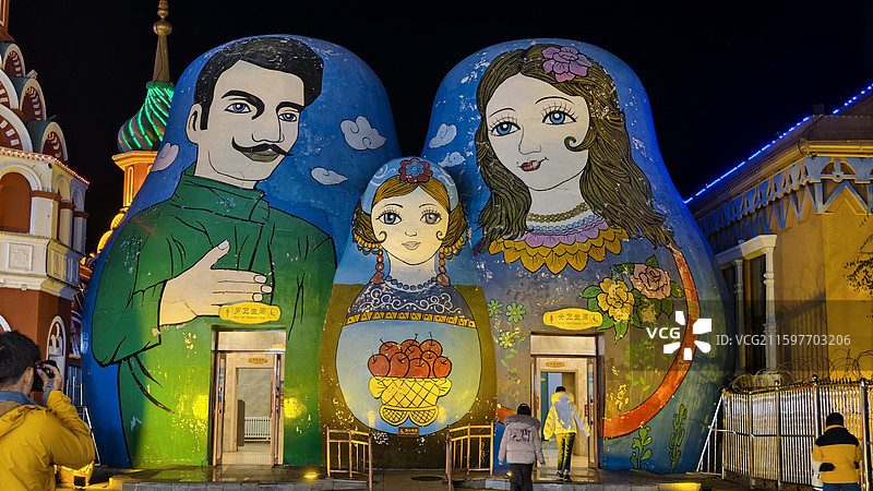 满洲里套娃广场夜景图片素材