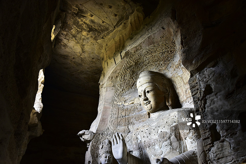 山西省大同云冈石窟北魏佛像图片素材