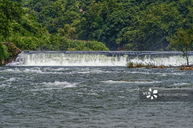 贵州夏天山区清凉的河水图片素材