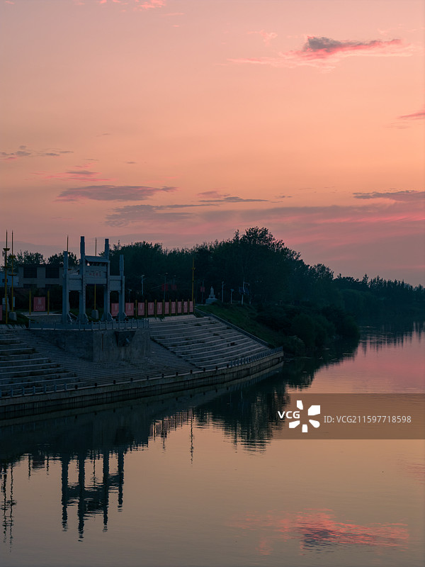 河南省 周口市 邓城镇 沙河 河流 反射 叶氏码头 晚霞图片素材