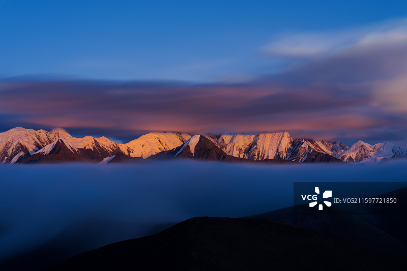 贡嘎雪山-冷噶措-甲根坝-泽桑拉空中花园图片素材