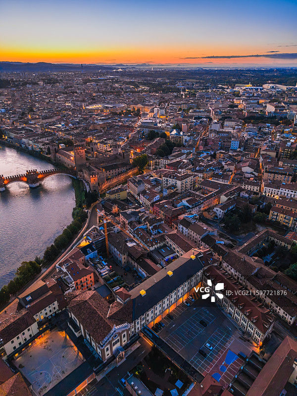 意大利维罗纳老城堡阿迪杰河航拍图片素材