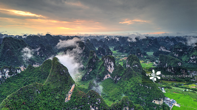 崇左德天瀑布明仕田园图片素材