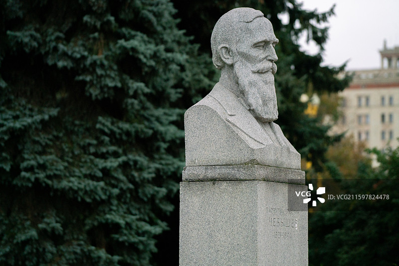 莫斯科大学内恩格斯雕像图片素材