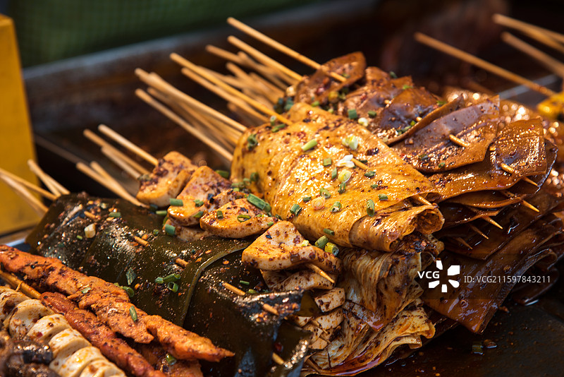 一堆烧烤熟的烤串图片素材