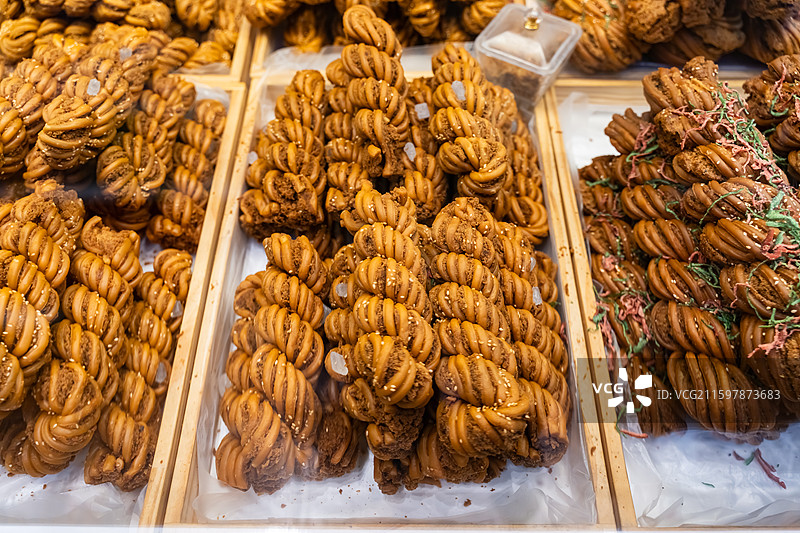 静物摄影中国特色传统美食街头小吃天津大麻花图片素材