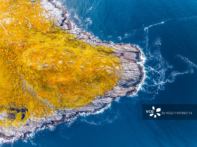北挪威Norway，特罗姆斯郡Tromsø，塞尼亚岛Senja，梅峡湾Mefjorden，海岬，航拍图片素材