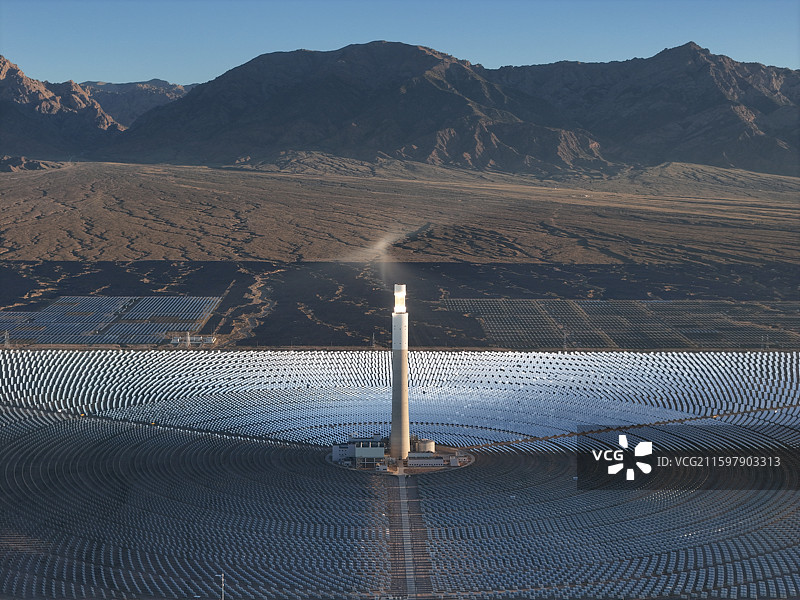 德令哈熔盐塔式光热电站图片素材