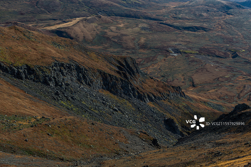 中国吉林省延边朝鲜族自治州安图县二道白河镇-长白山国家级自然保护区与长白山天池火山岩石秋季长焦特写图片素材