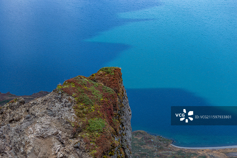 中国吉林省延边朝鲜族自治州安图县二道白河镇-长白山国家级自然保护区与长白山天池火山岩石秋季长焦特写图片素材