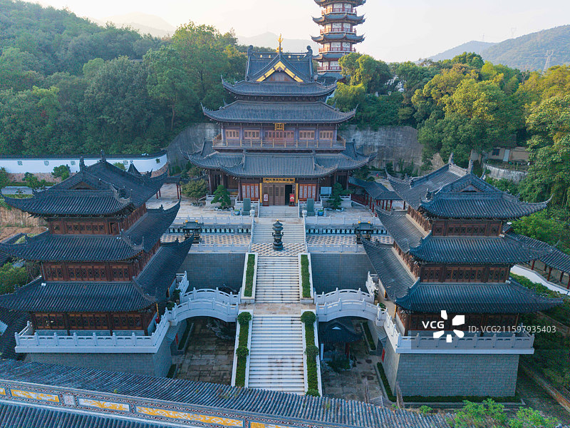 浙江省湖州市，法华寺，航拍佛教寺庙黄昏美景！图片素材