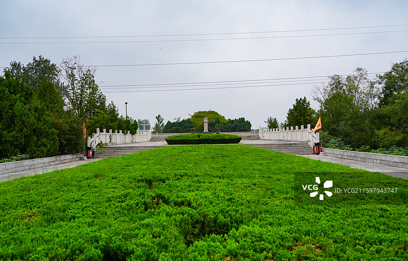 燧人氏墓冢 中国河南省商丘市燧皇陵  “三皇五帝”中三皇之首燧人氏的陵墓  钻木取火图片素材