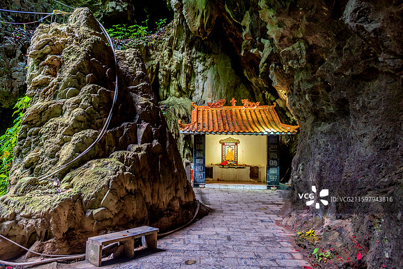 中国广西百色靖西通灵大峡谷山神庙图片素材
