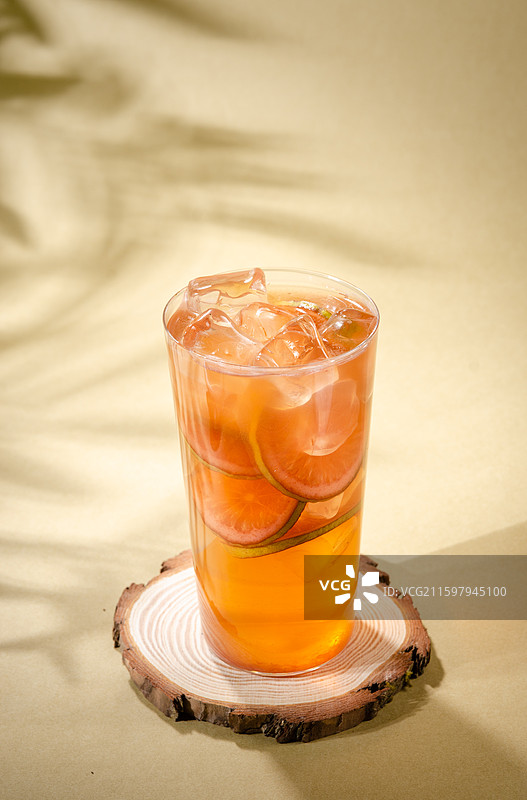 一杯柠檬绿茶水果茶图片素材