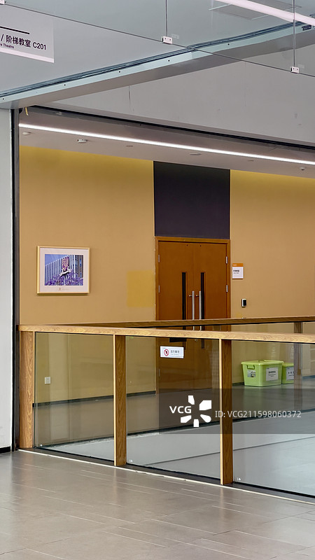 大学教学楼建筑设计图片素材