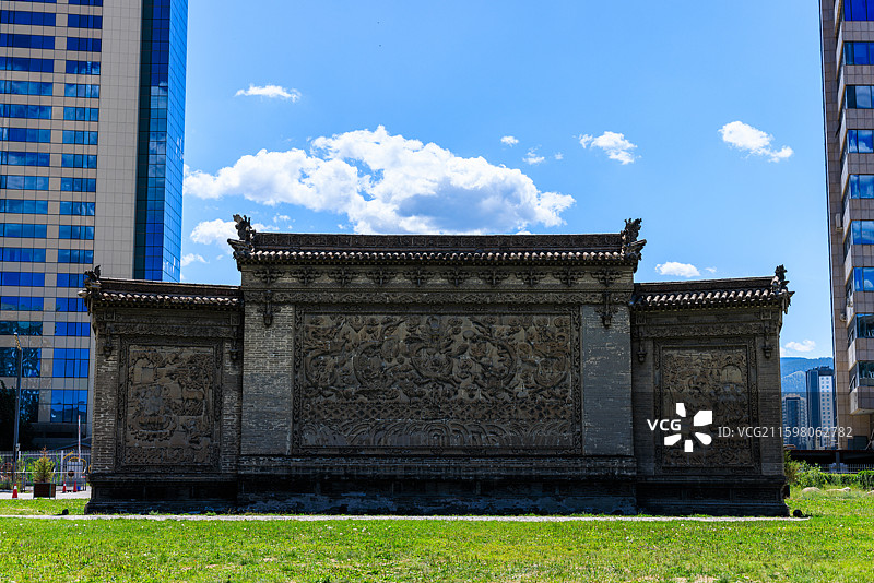 蒙古国乌兰巴托市兴仁寺砖雕影壁图片素材