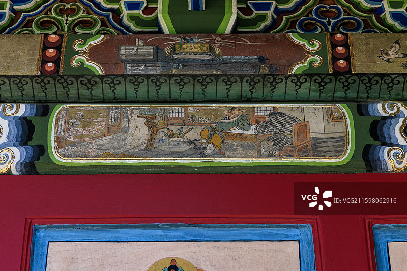 蒙古国乌兰巴托市兴仁寺檐下彩绘图片素材