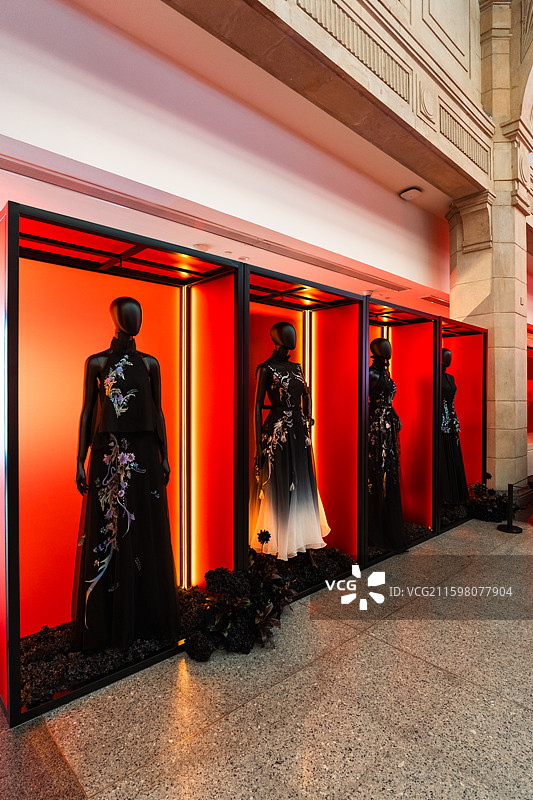 上海时装周新中式时装秀图片素材