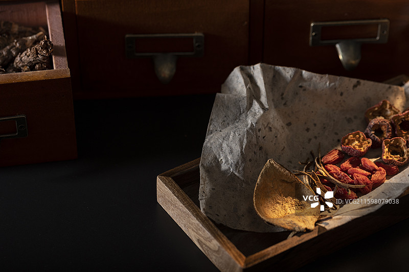 消食中药配方：陈皮、枸杞和山楂片图片素材