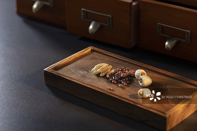 养心安神中药配方：酸枣仁、麦冬和莲子图片素材