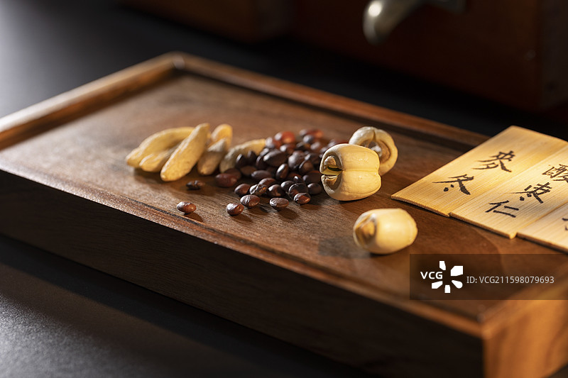 养心安神中药配方：酸枣仁、麦冬和莲子图片素材