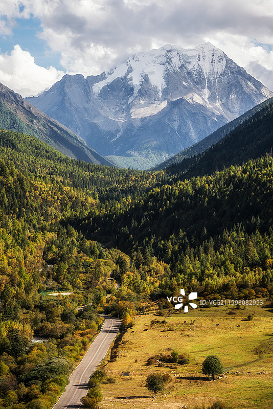 四川甘孜雅拉雪山观景台图片素材