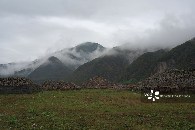 吉林省临江市丸都山城贵族墓地遗址图片素材
