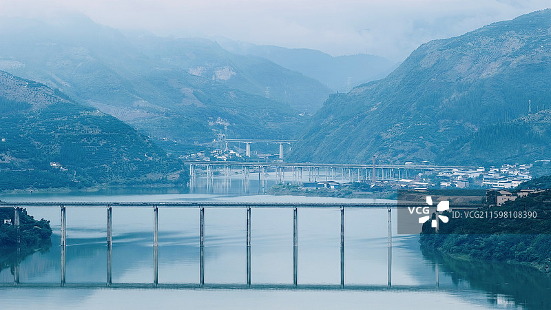 桥梁三重奏图片素材