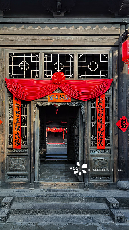 太原古县城《满江红》拍摄基地是五进式传统院落，保留电影道具与场景，可租古装沉浸式体验，是网红打卡地。图片素材