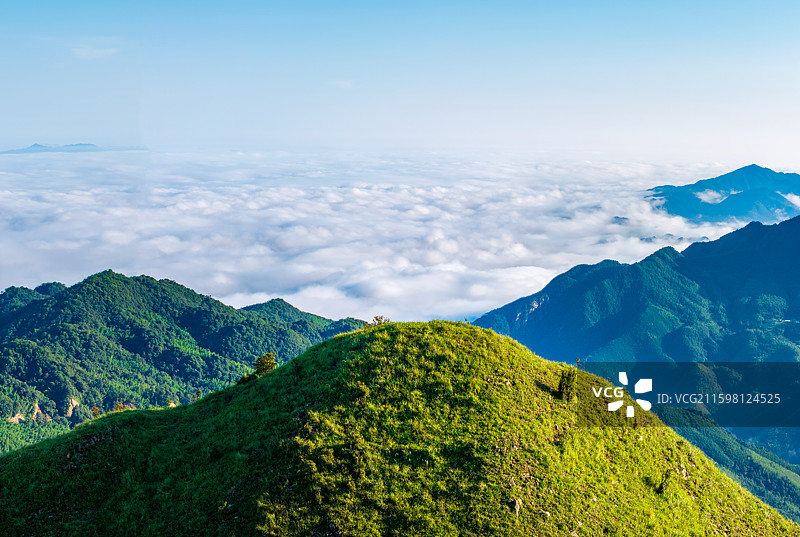 山顶云海自然风光图片素材