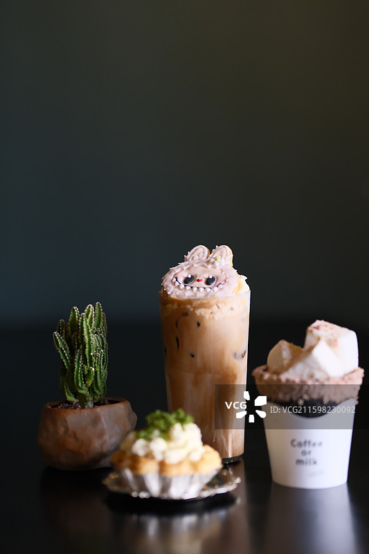 下午茶：拉布布咖啡、冰砖咖啡、蛋挞图片素材