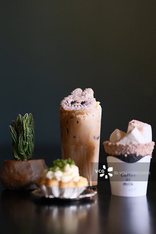 下午茶：拉布布咖啡、冰砖咖啡、蛋挞图片素材